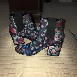 Ankle boots